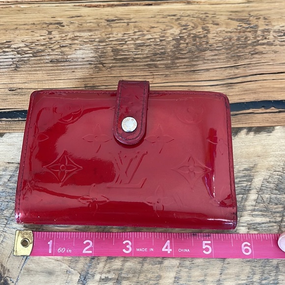 Louis Vuitton Red Kiss Lock Wallet - Picture 13 of 14